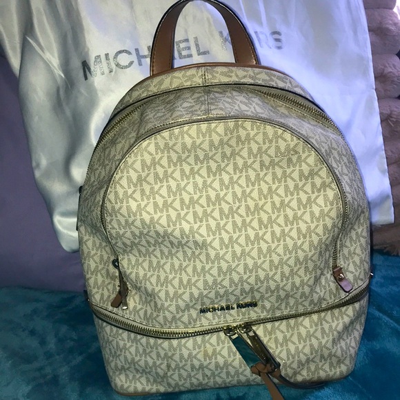 Backpack - Picture 1 of 3